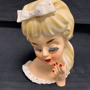 VTG Lady Head Vase Blond Hair Velco 3688 Red Lips Nails White Bow Broken Eyelash